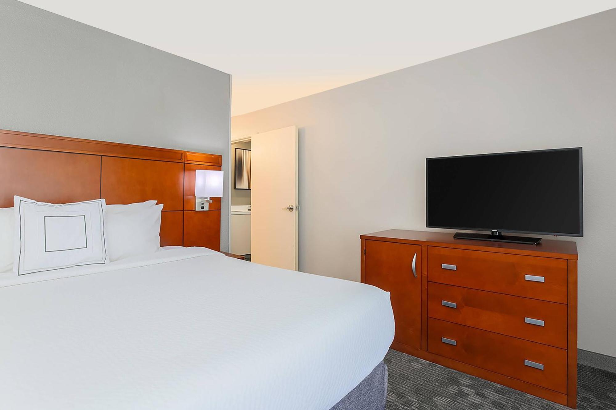 Courtyard By Marriott Monroe Airport Hotel Exterior photo